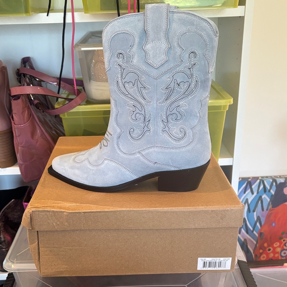 NIB. Spell Stolen Hearts Boot - Forget Me Not Size 40